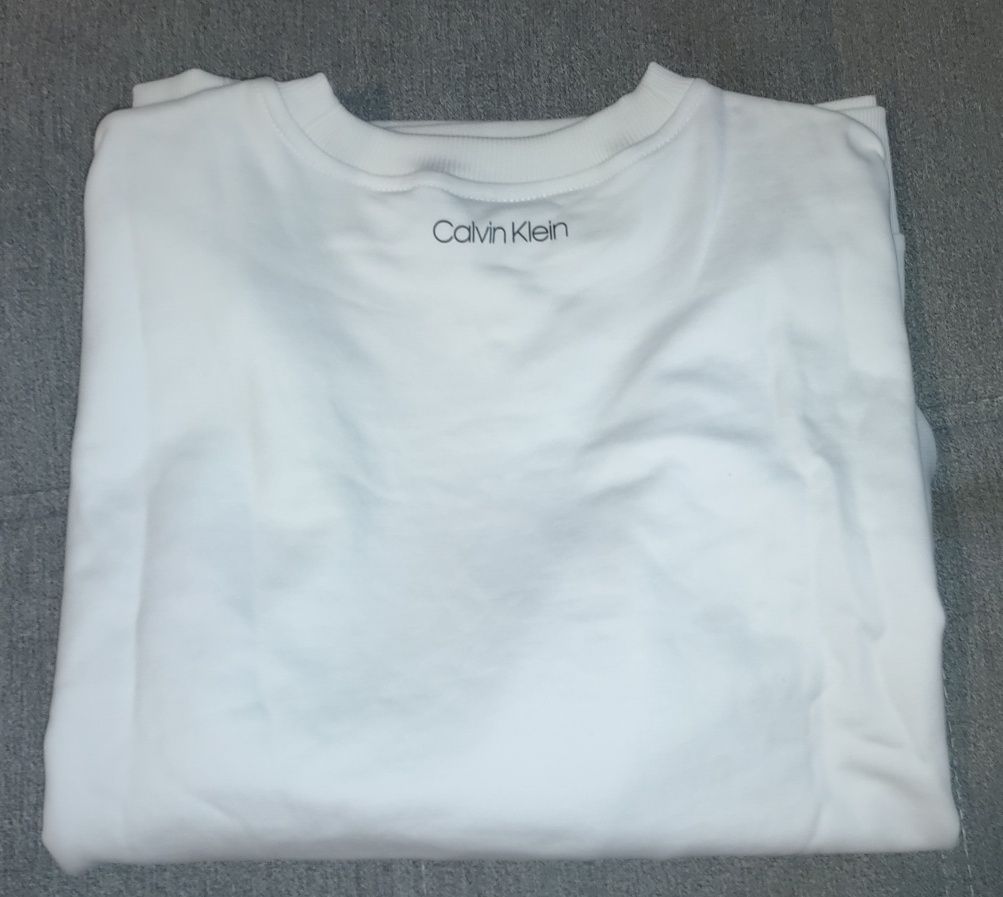 Sprzedam nową oryginalną bluzę Calvin Klein