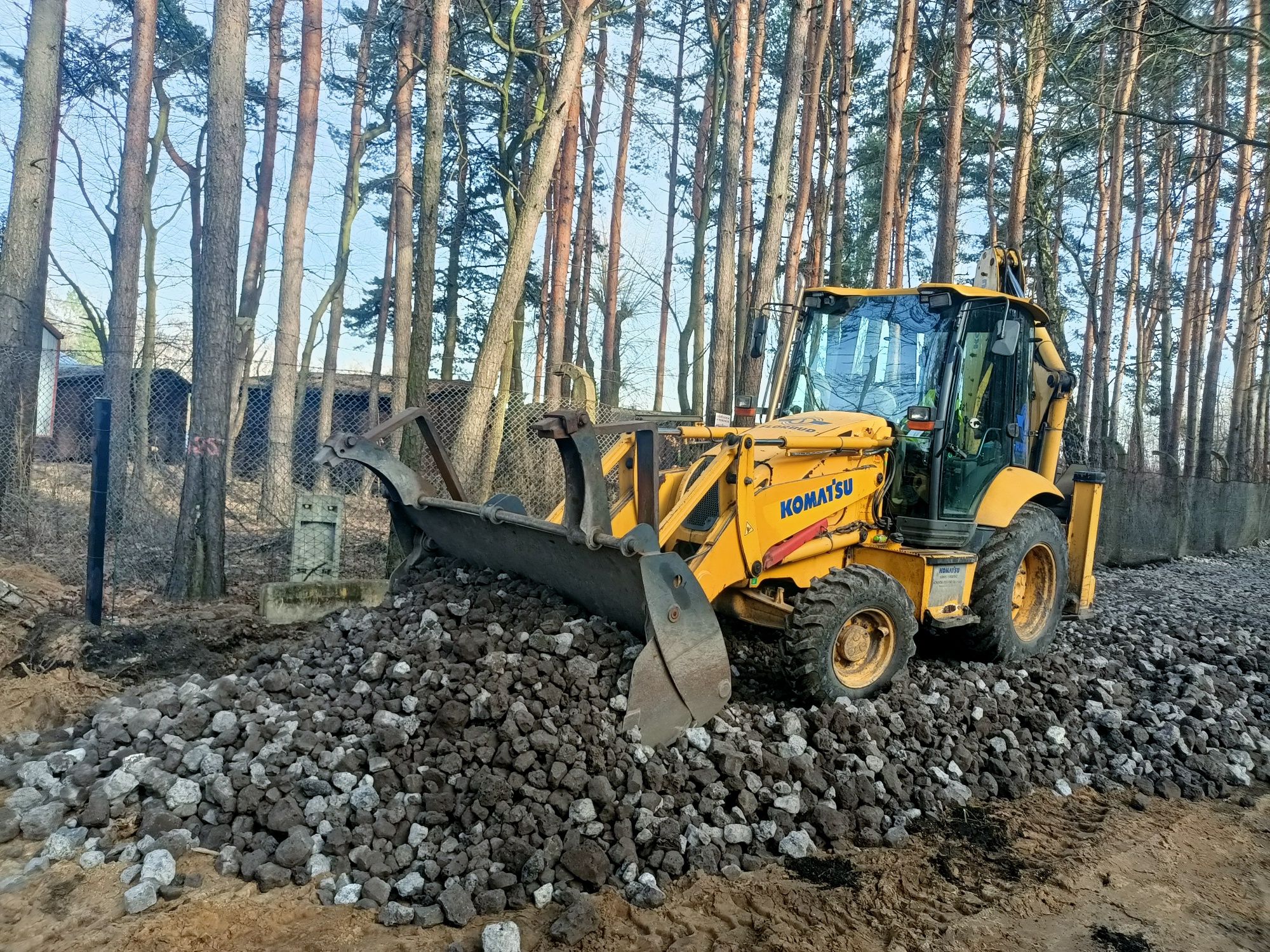 Usługi koparko-ładowarką,koparka, mecalac, transport maszyn