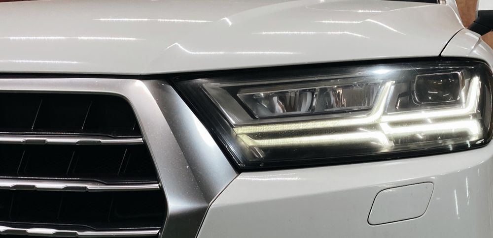 Фари Audi Q7 4m drl ремонт продаж заміна