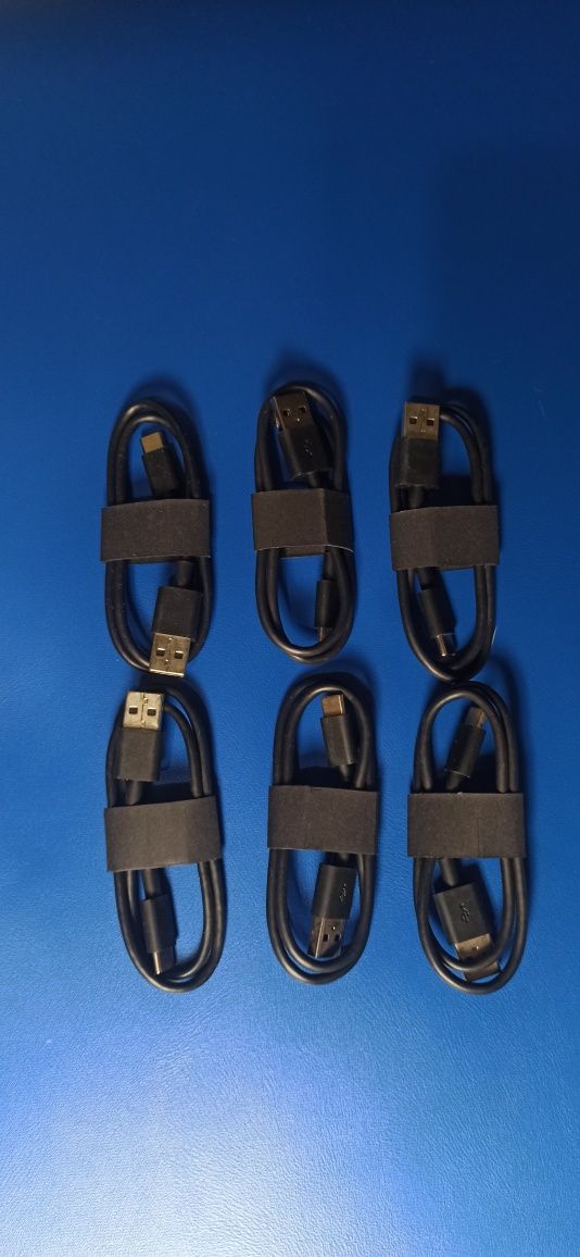 USB Type-C кабель,  довжиною 0,5 м.