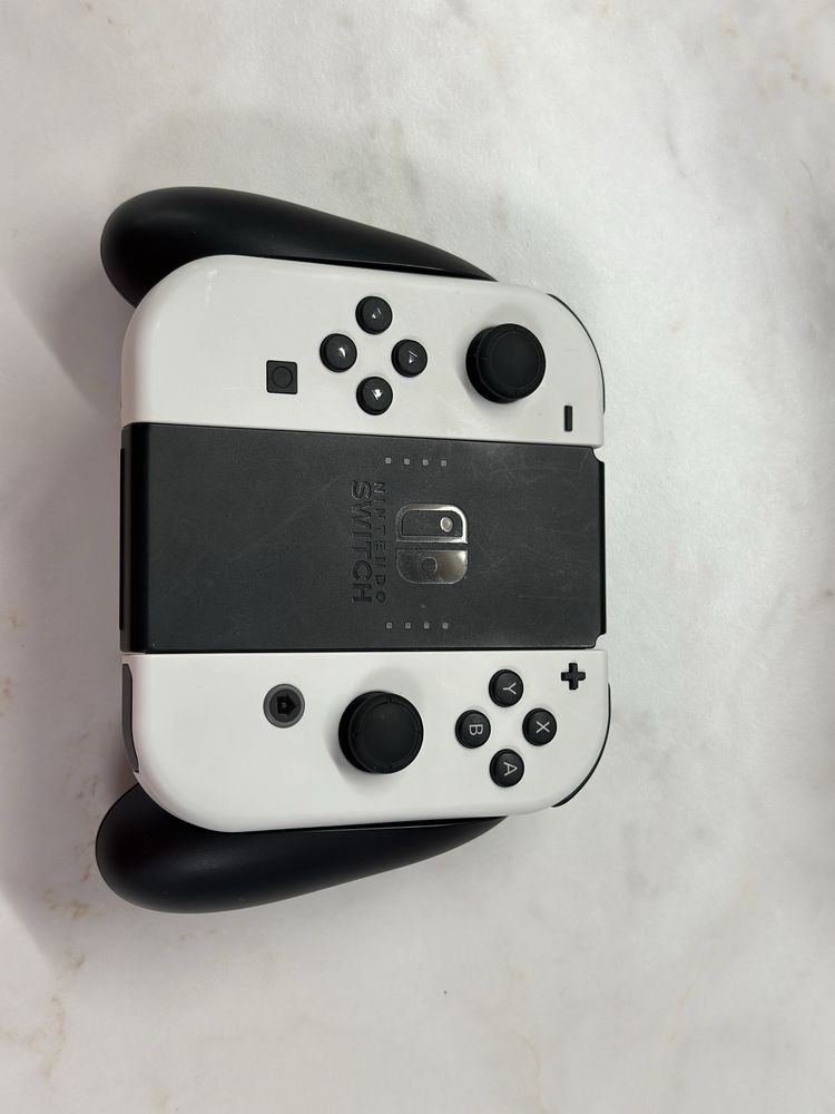 Nintendo switch oled white