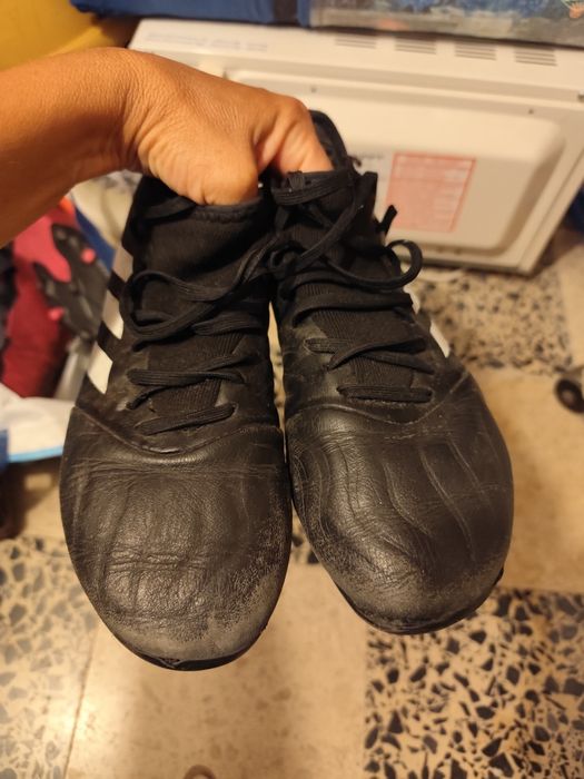 Chuteiras adidas pretas