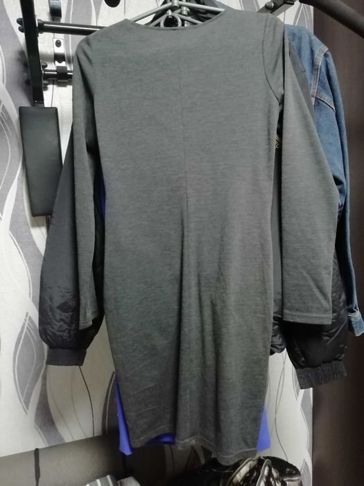 Сукня жіноча сірого кольору