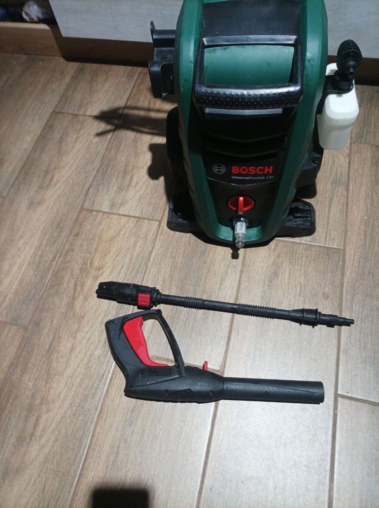 Мийка високого тиску Bosch universal Aquatak 130