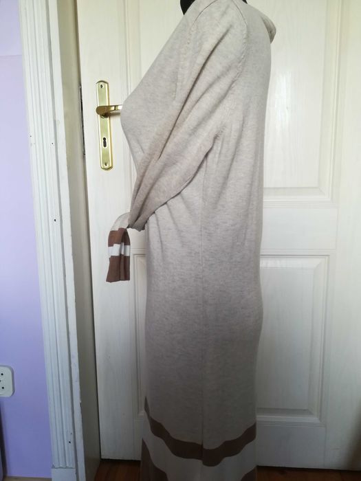 Sukienka dzianina w kolorze ecru i czekolady UP2FASHION rozm. L