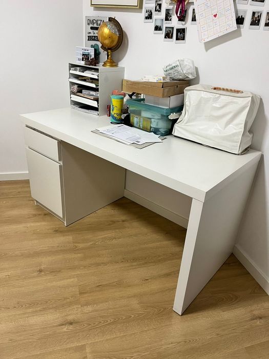 Secretaria ikea com gavetas