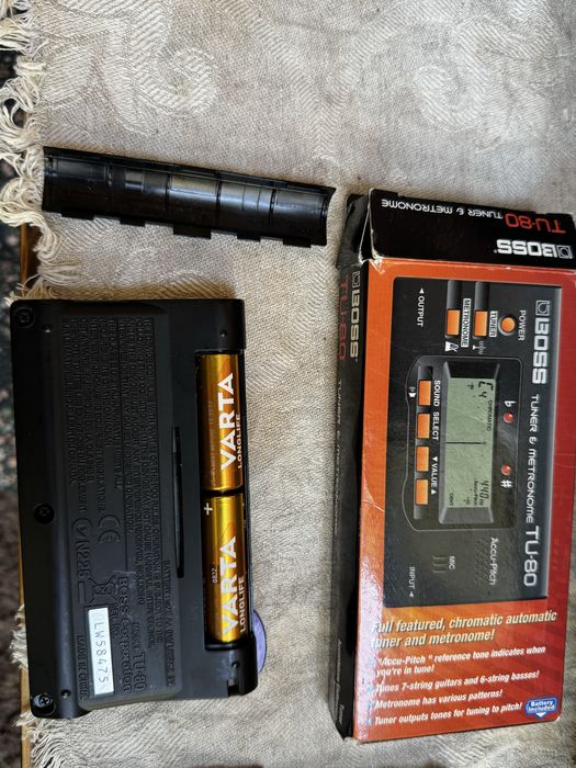 BOSS TU-80 Tuner & Metronome