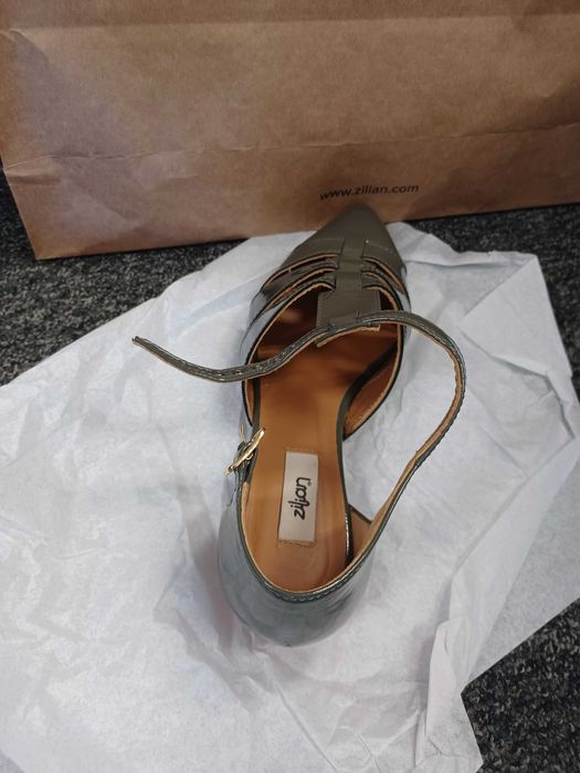 Sapatos Zilian rasos, verniz