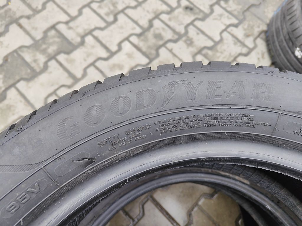 205/55/17 Goodyear Vector 4 Seasons gen 3