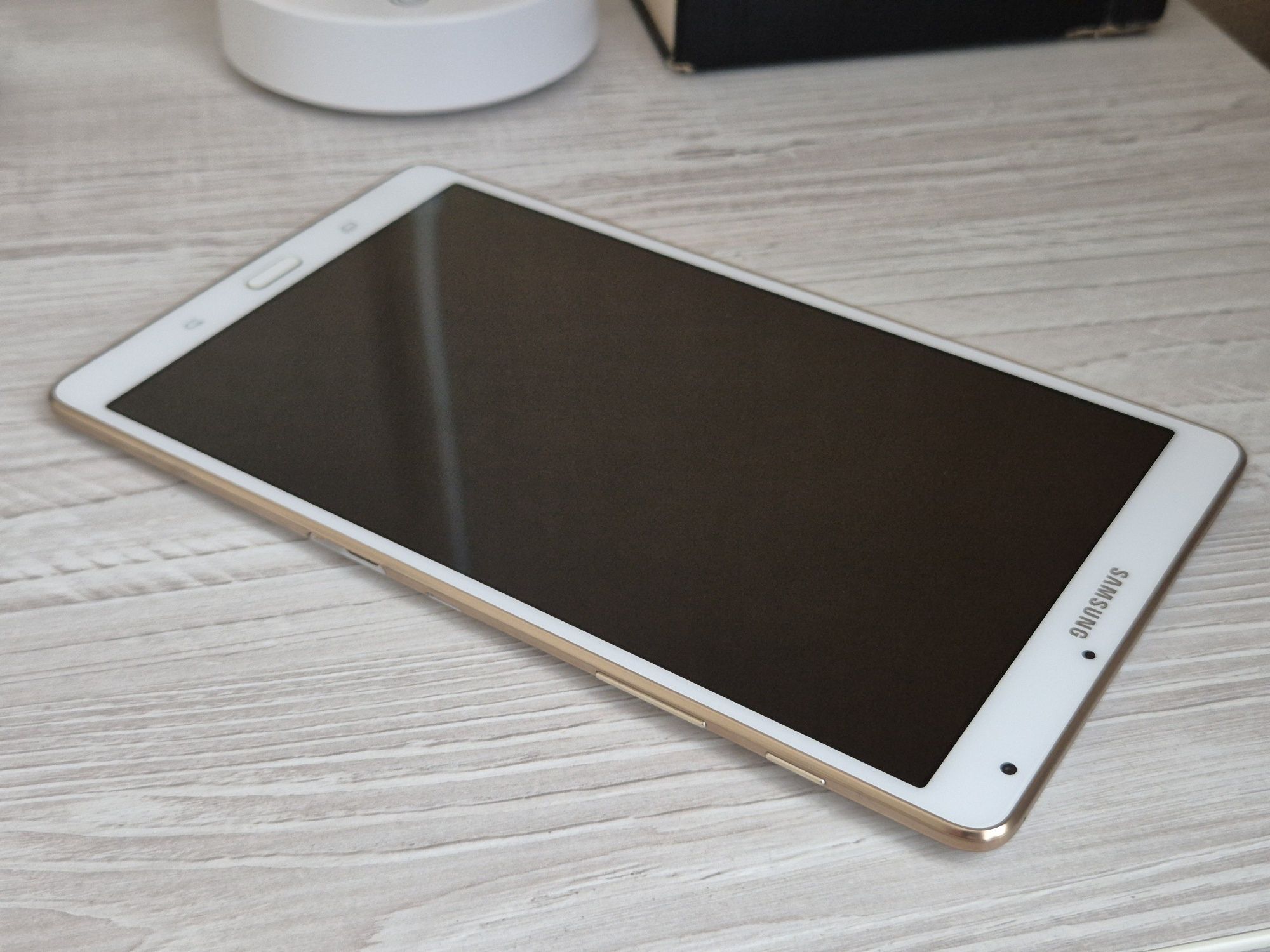 Планшет Samsung SM-T700 (Galaxy Tab S 8,4")