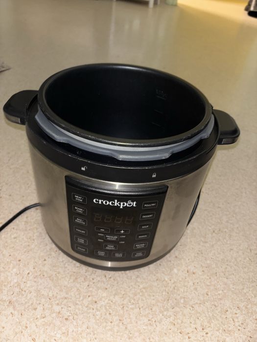Express Multi-Cooker Crockpot.