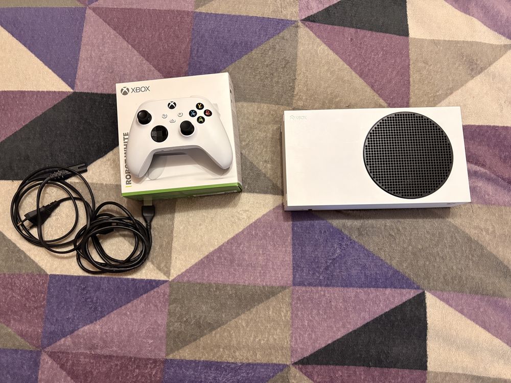 Xbox Series S 512 GB+Новий геймпад +акк з GamePass Ultimate по 5.06.26