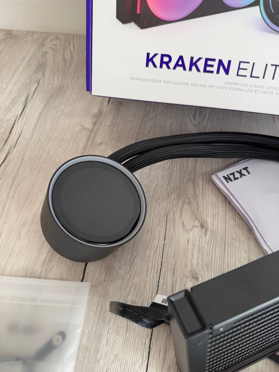 Система рідинного охолодження NZXT Kraken Elite 240 RGB Black AIO LCD