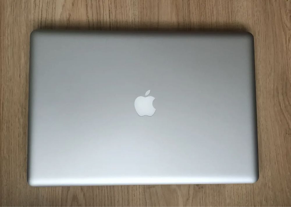 Ноутбук Apple MacBook Pro A1297 дисплей 17 (1920х1200)