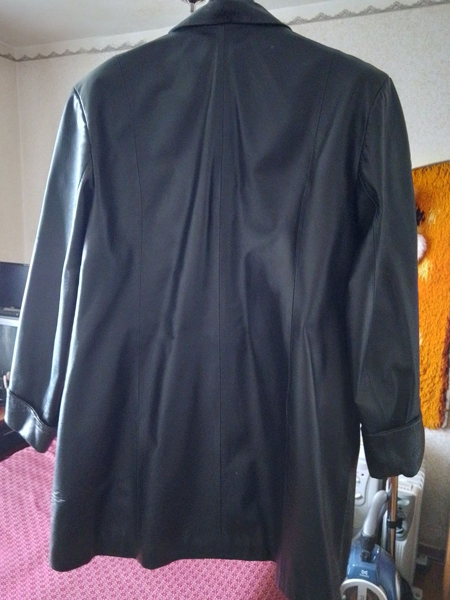 Продам женский кожаный пижак-куртку,54-56р