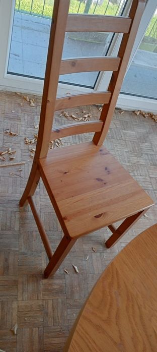 Stół drewniany z 6 krzesłami