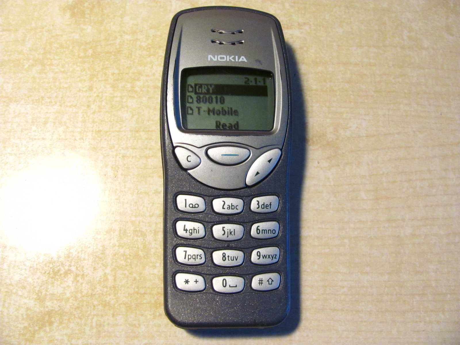 Stary telefon komórkowy Nokia 3210 - niedrogo sprzedam