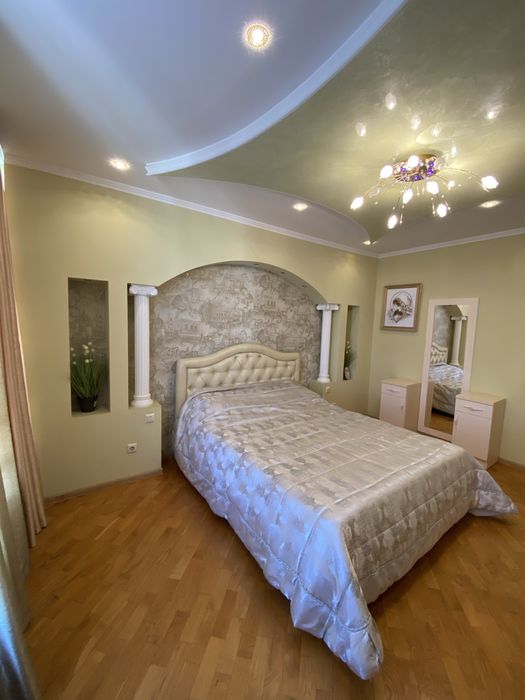 3кімнатна на Каскаді з дорогим ремонтом