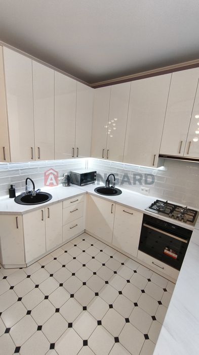 2 кімнатна квартира у Центрі. Перша здача