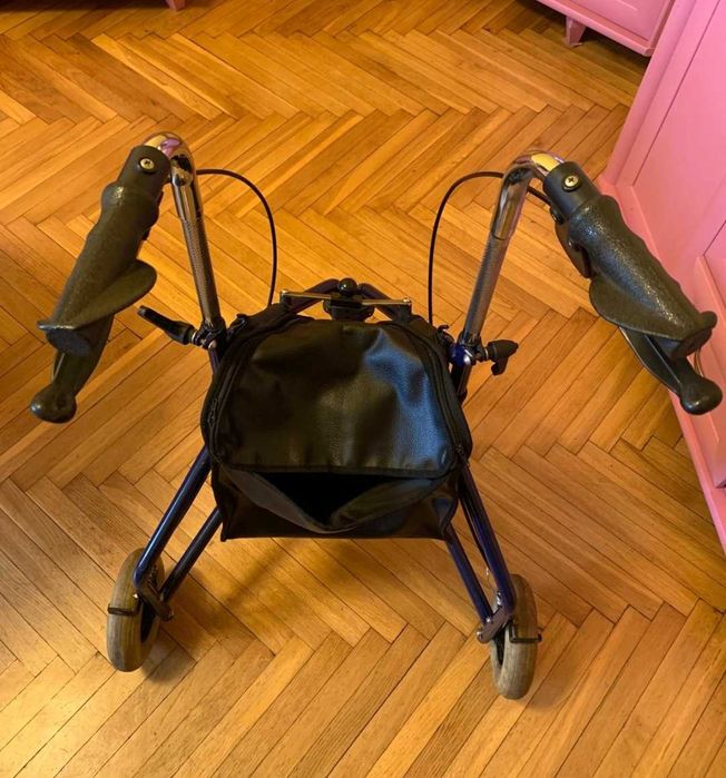 Chodzik trójkołowy, balkonik dla seniora