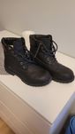 Buty zimowe wiązane
