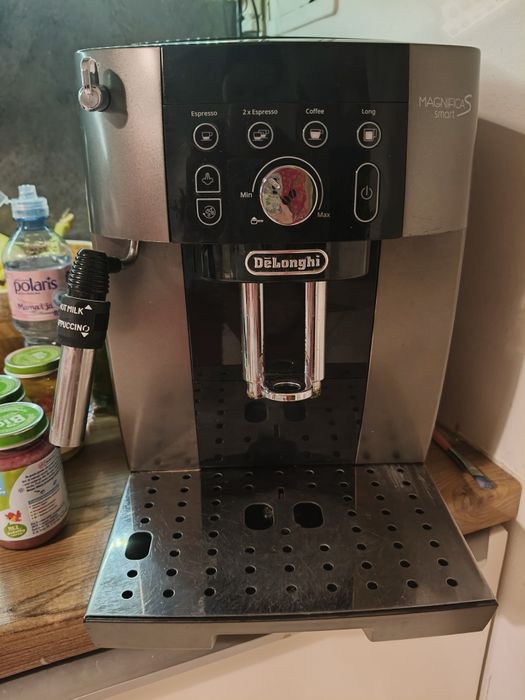 Express do kawy DeLonghi magnifica s