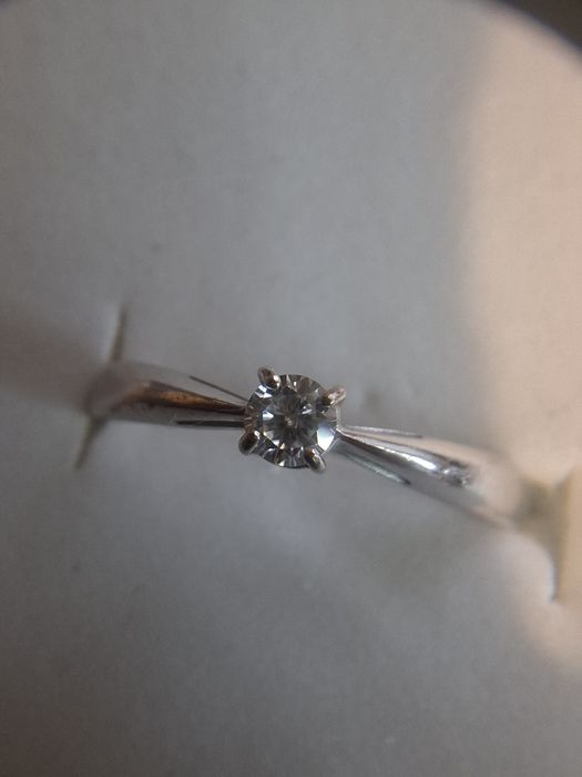 Золота каблучка з діамантом 0,09ct 17р