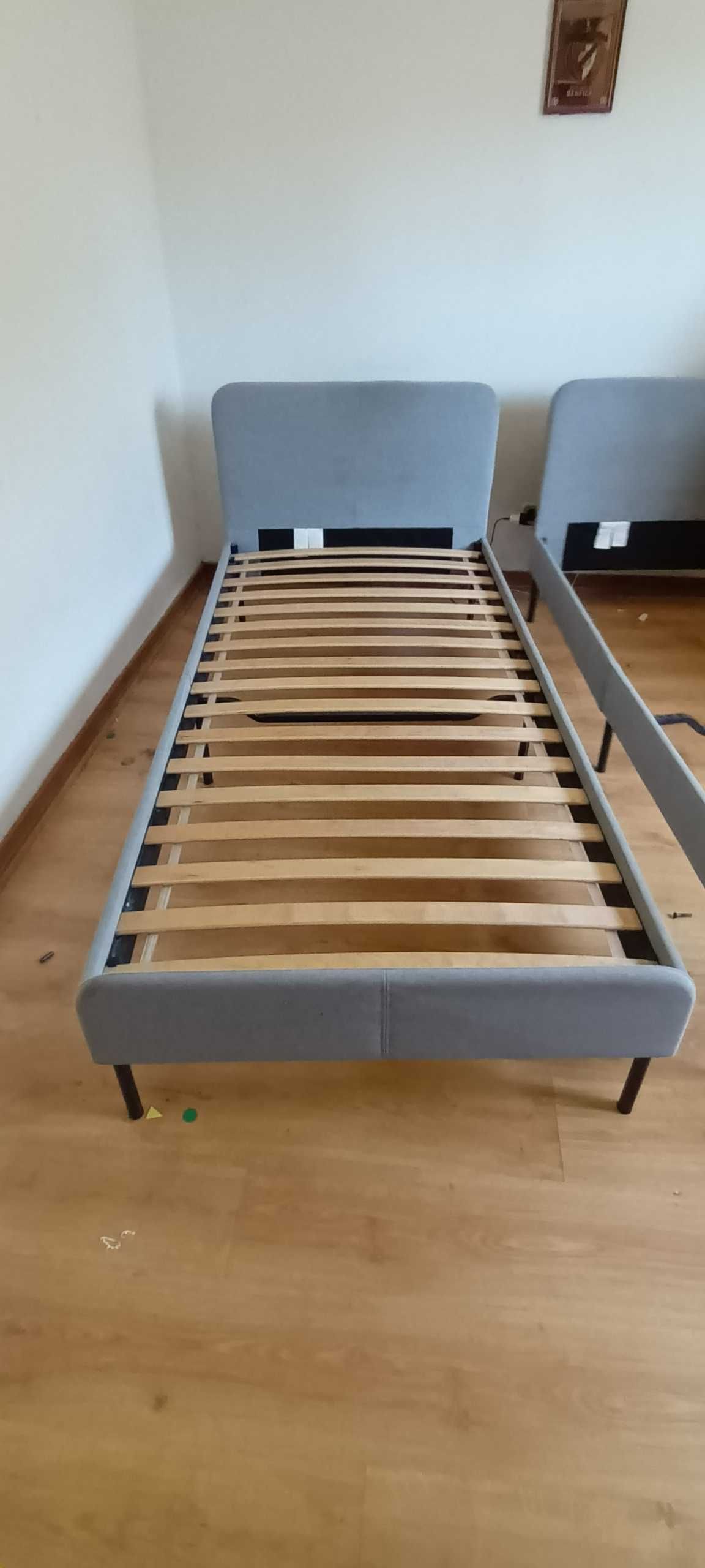 Cama de solteiro com/sem colchão