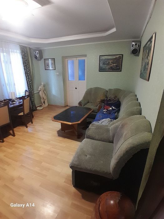 Будинок в самому центрі селища Рокитне Київської області