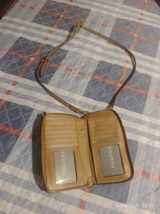 Carteira e porta telemóvel