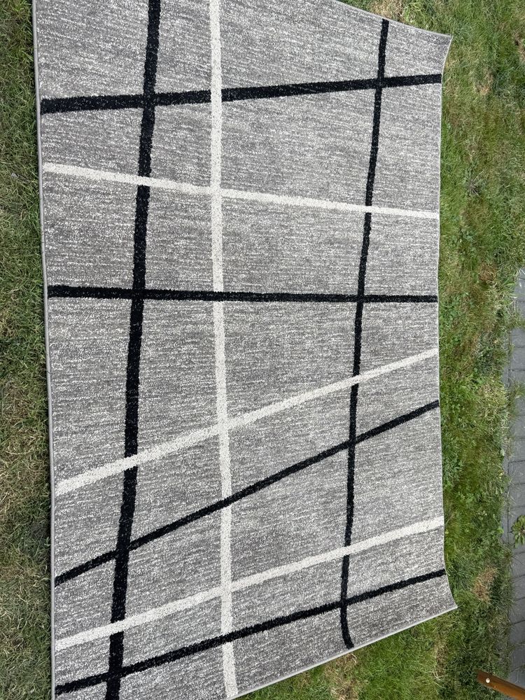 Dywan beżowy w paski 160 x 220.