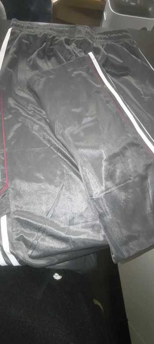 calça fato treino cinza