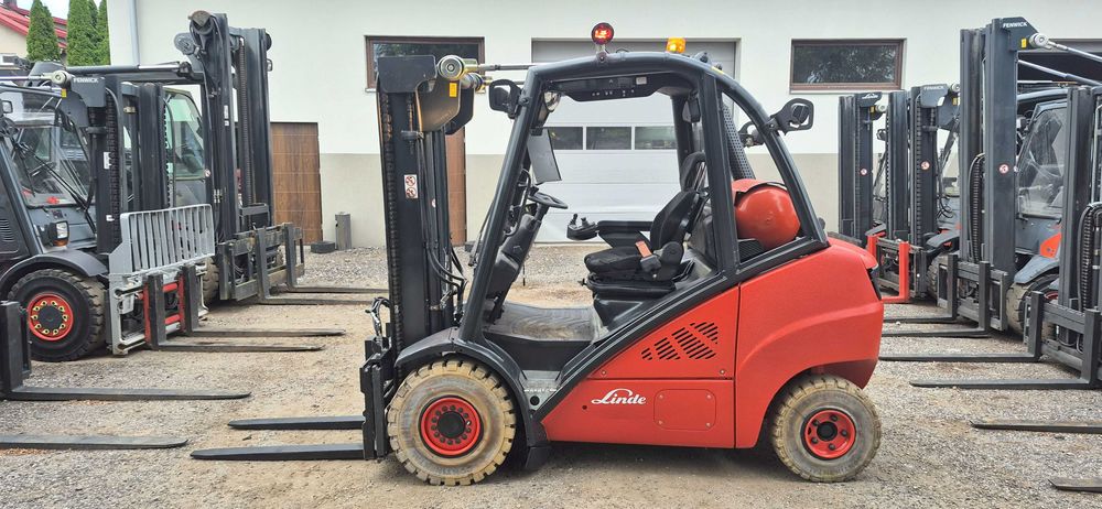 Wózek Widłowy Linde H30T - 4 sekcje - Pozycjoner / przesuw - Stan BDB