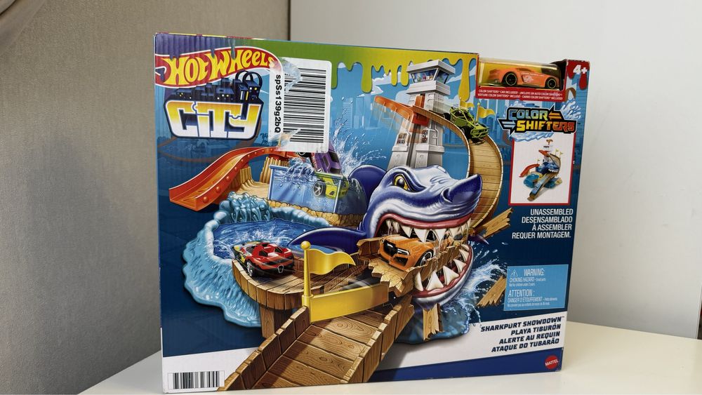 Hot wheels полювання на акулу гараж shark