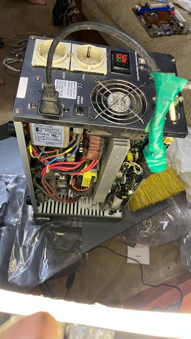 Продаю источник бесперебойного питания (ИБП) Powertek CP3-0812C