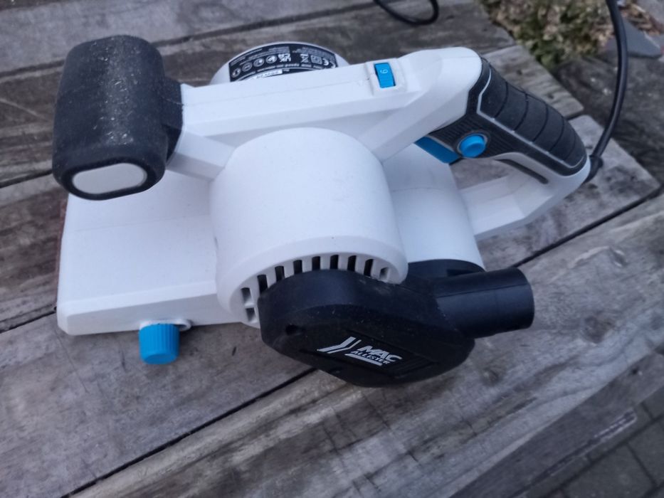 Szlifierka taśmowa Macallister 900 W