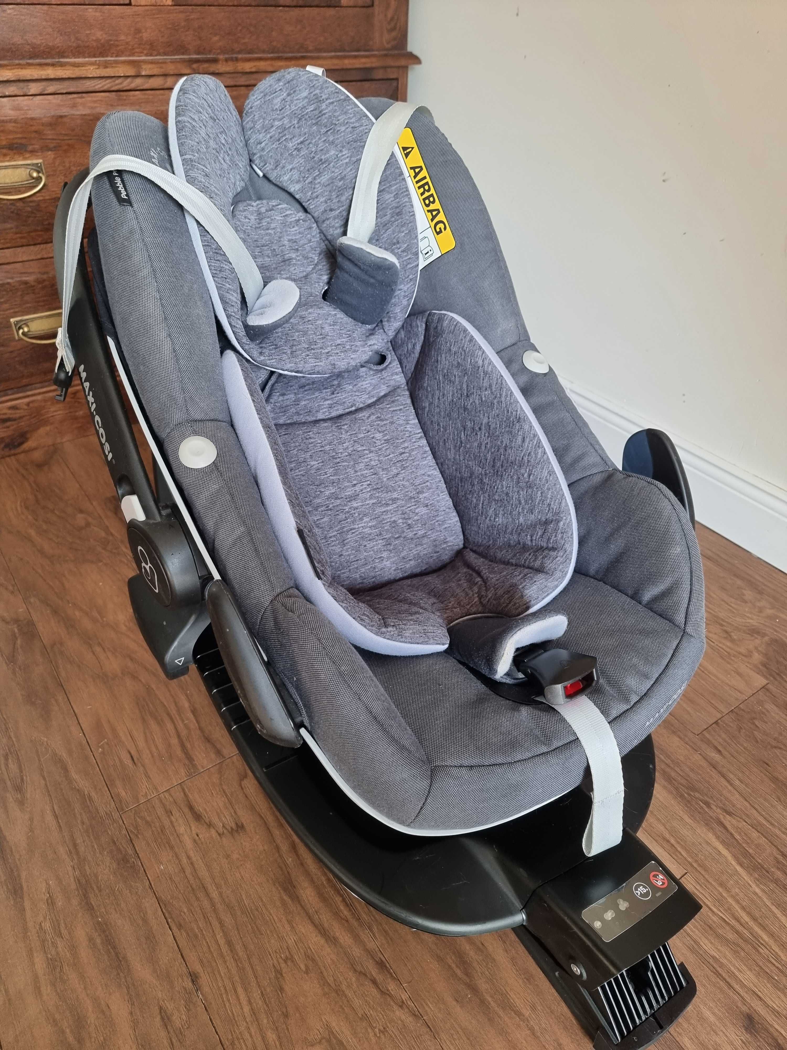 Fotelik samochodowy Maxi Cosi pebble pro z bazą isoFix