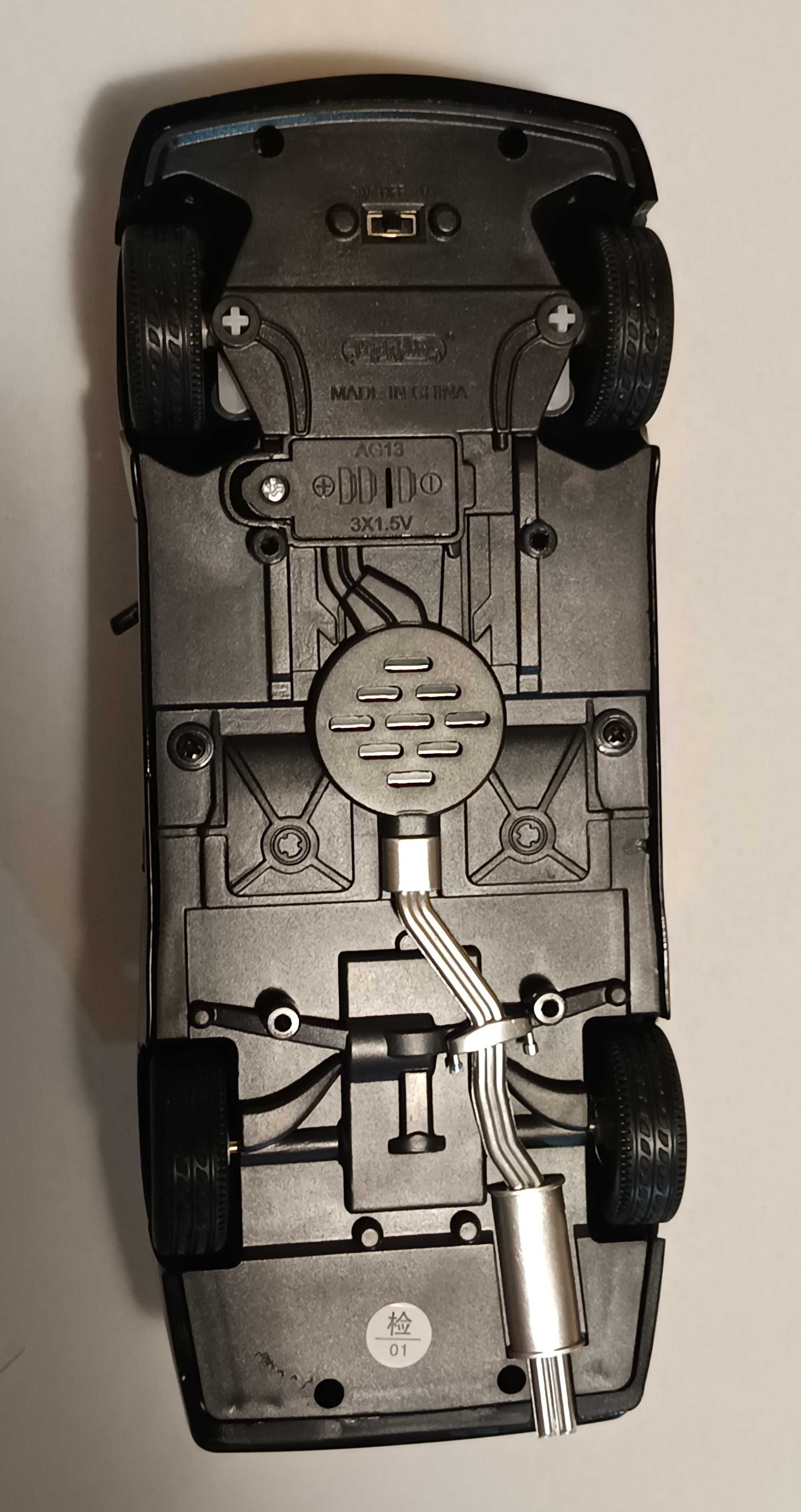 skala 1:24 1988 BMW M3 E30 Model samochód autko światła prezent