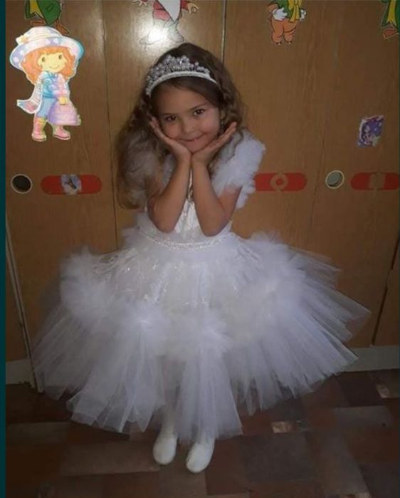 дитячі нарядні плаття ,сукні Сніжинки,Бджілки та інші  на  Сніжинки
