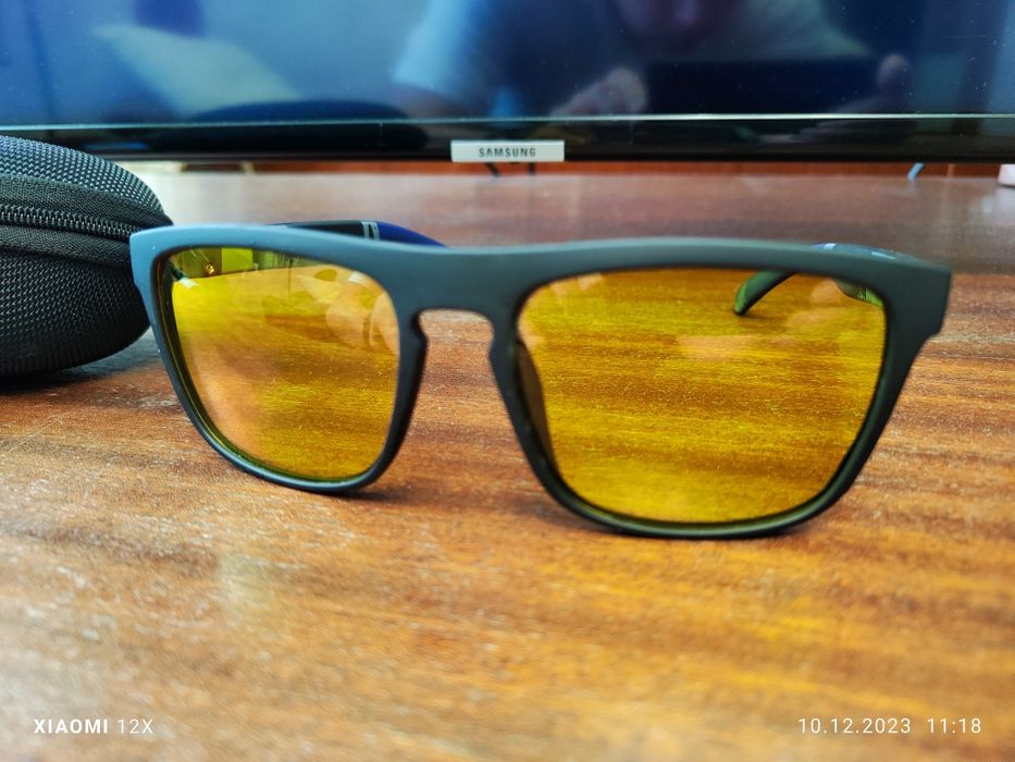 Поляризаційні окуляри