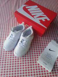 Ténis brancos, Nike, tamanho 27