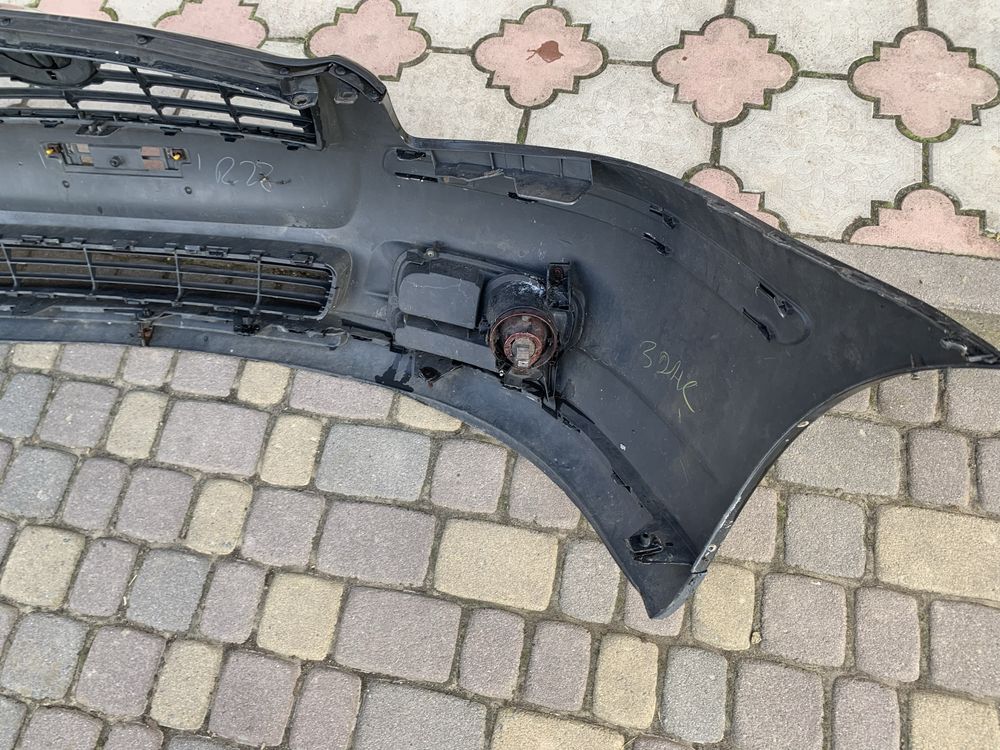 Бампер передній Toyota Avensis t25 авенсіс т25