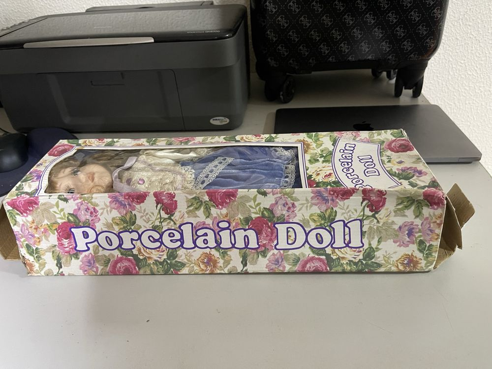 Boneca porcelana antiga