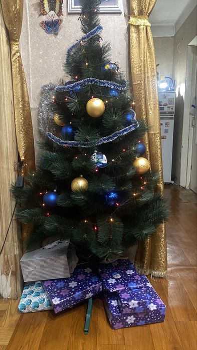 Продам штучну ялинку 1,75-1,8 м