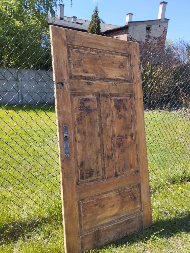 Stare drzwi drewniane 99 prawe