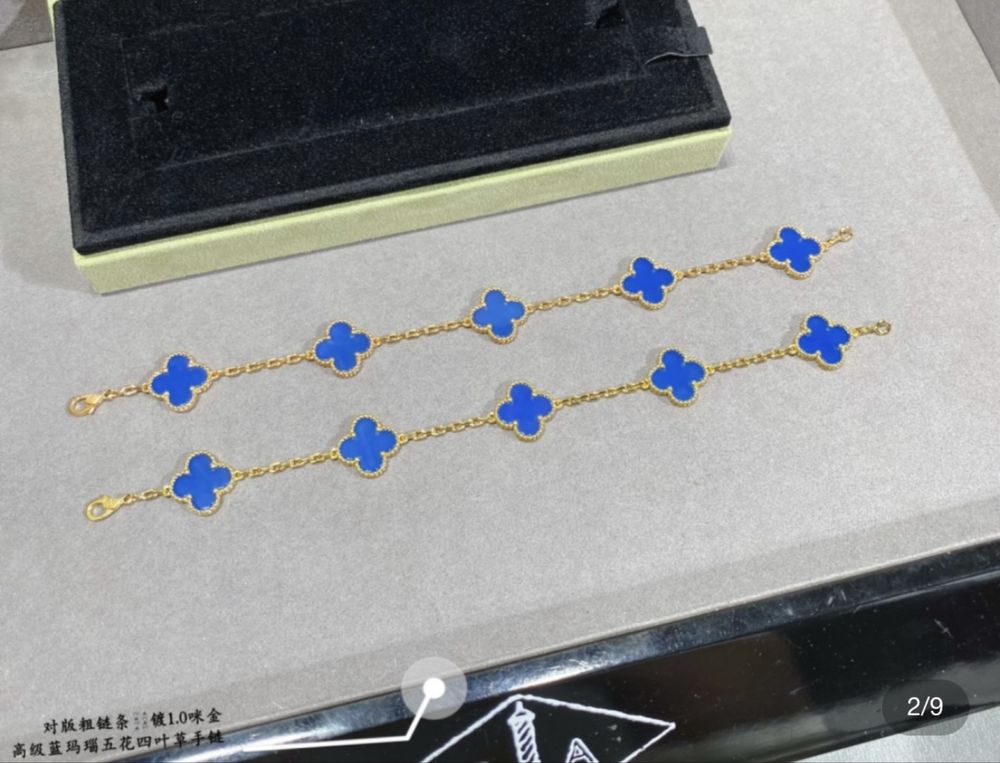 Pulseiras e colares van cleef