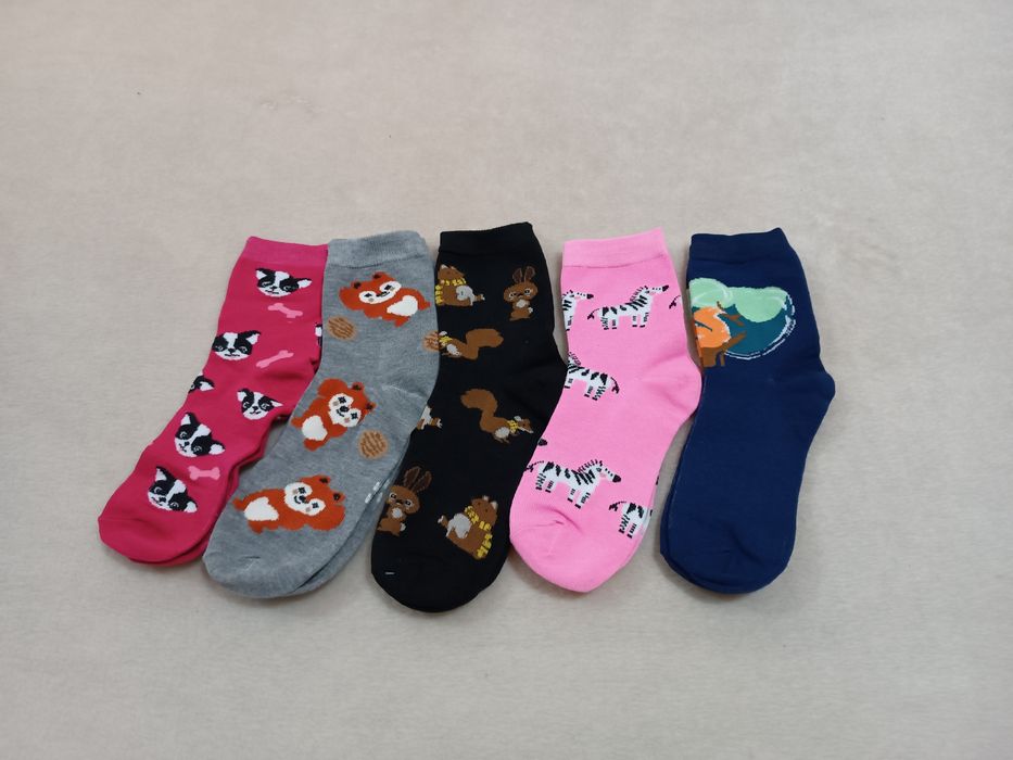 Zestaw 5 par kolorowych skarpetek w rozmiarze 27-29, 30-32 lub 36-38