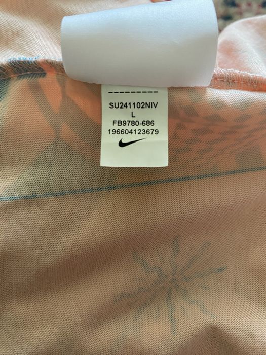 Продам футболку Nike