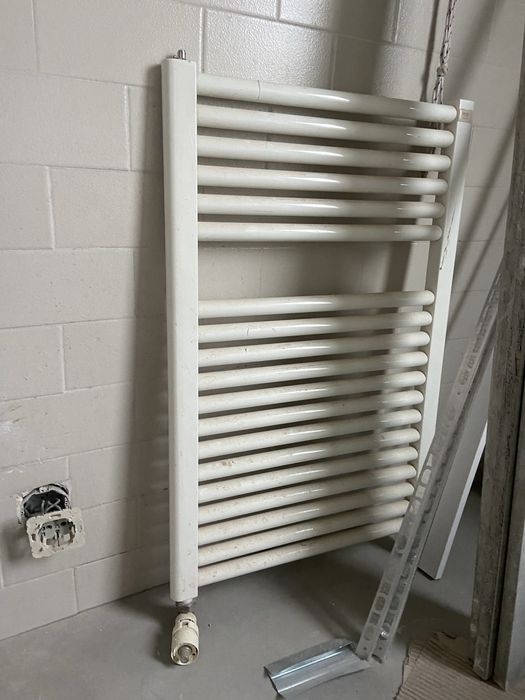 4 Radiadores a água + 1 toalheiro a agua