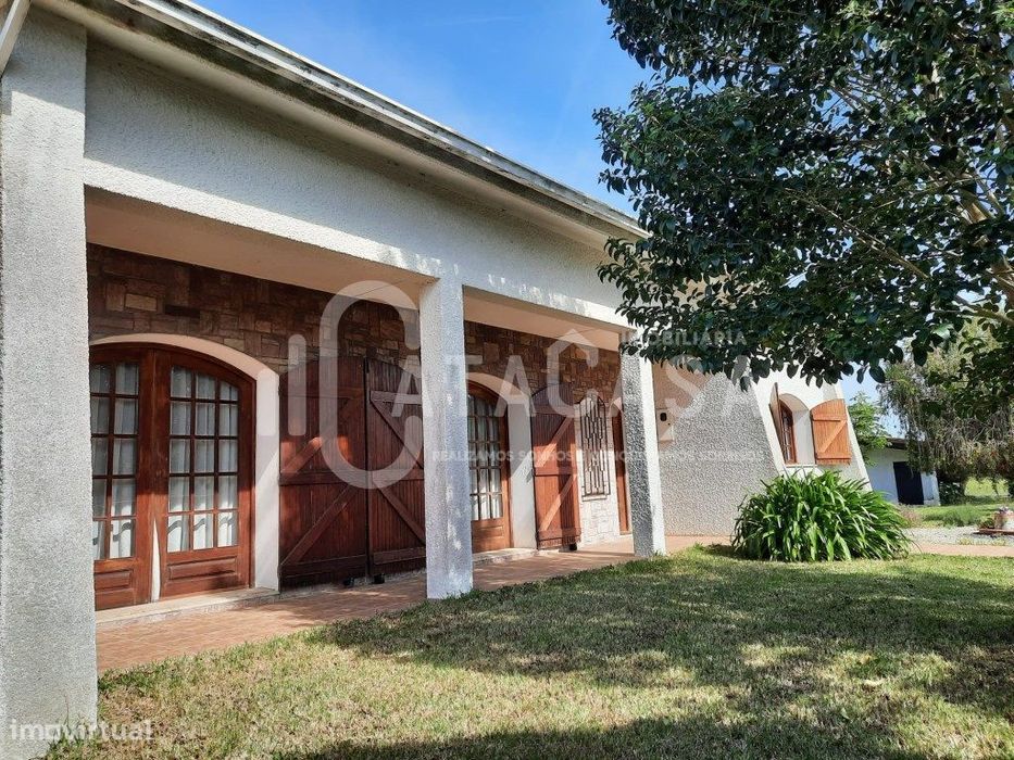 Moradia Isolada T4+2 Térrea à Venda em Barrô